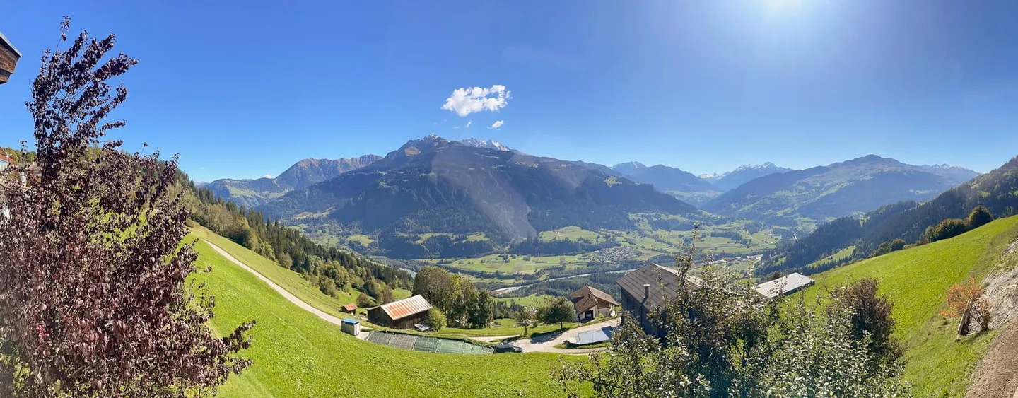 Charmantes 4.5-Zimmer-Doppeleinfamilienhaus mit Bergpanorama in Falera - Foto 36 von 36