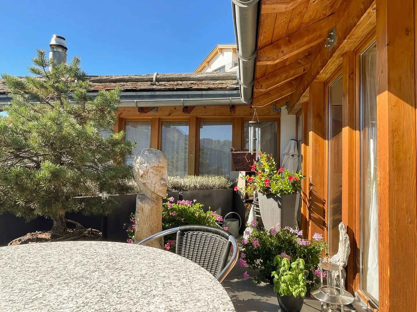 Charmantes 4.5-Zimmer-Doppeleinfamilienhaus mit Bergpanorama in Falera - Foto 21 von 36