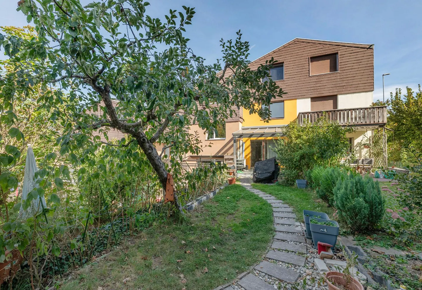 Accogliente casa a schiera di 5 stanze in posizione elevata - Foto 4 di 14