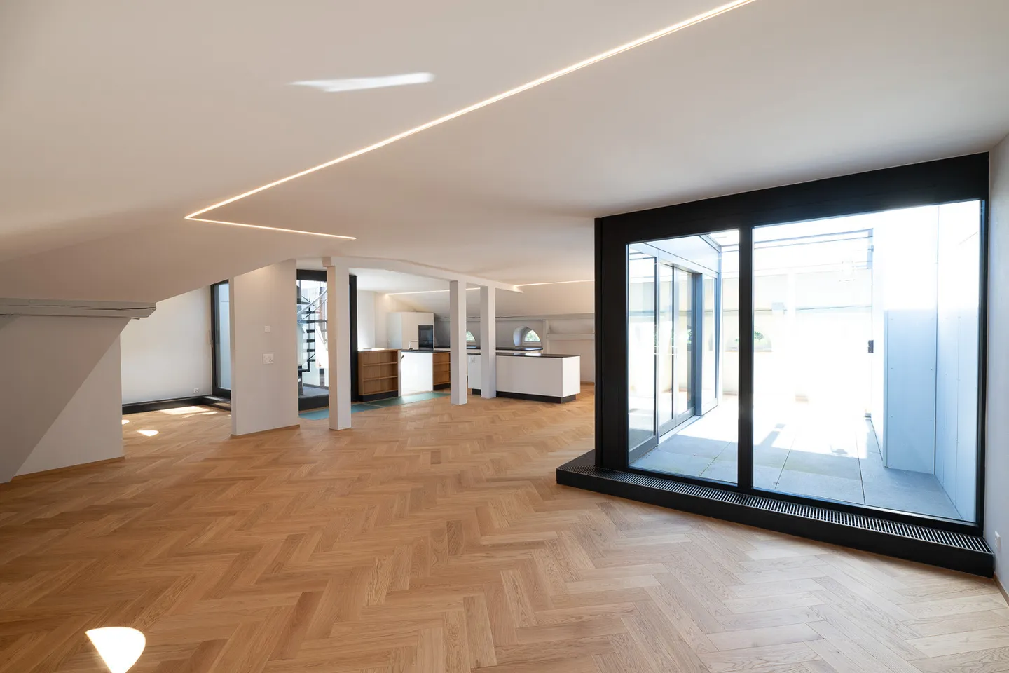 Luxury Attique Apartment in Bern - Photo 3 of 9