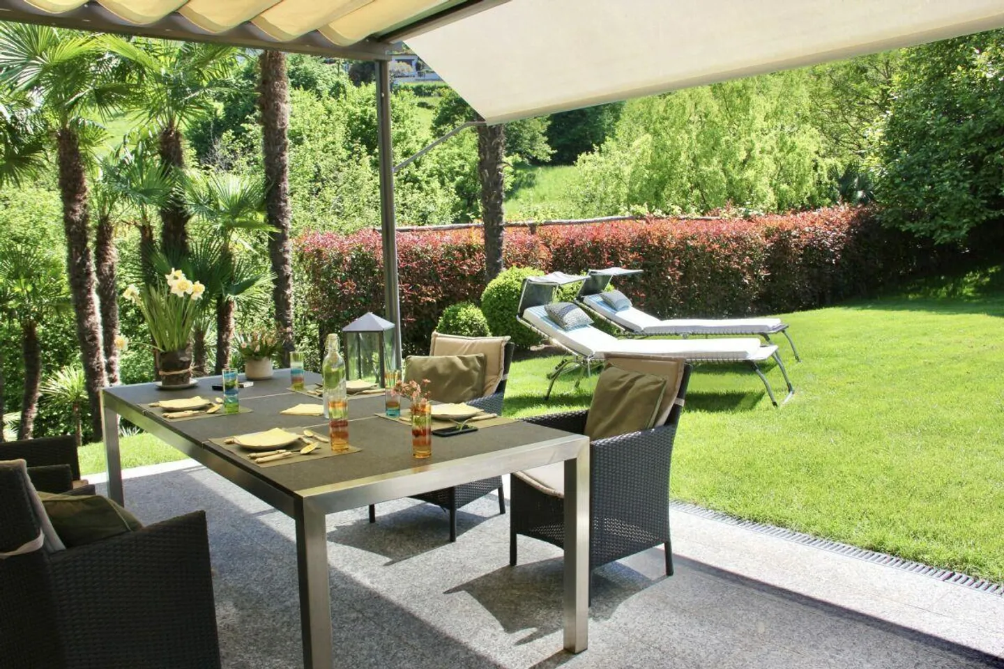 Villa in posizione soleggiata tutto l'anno con casa per gli ospiti separata e bellissima proprietà - in ottime condizioni! - Foto 3 di 30