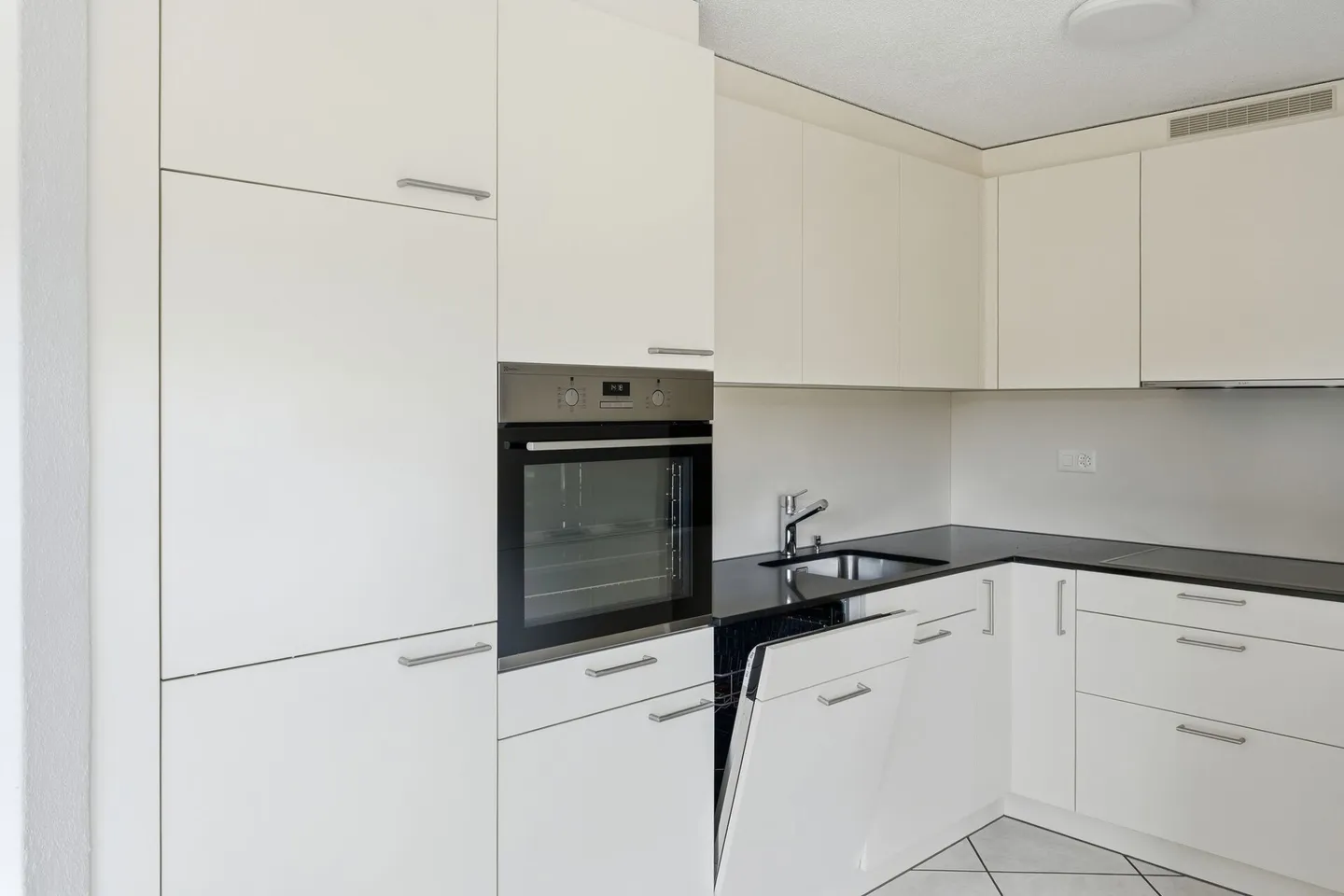 Geräumige Maisonettewohnung - Foto 2 von 13