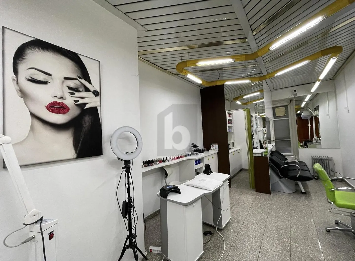 «SALON DE COIFFURE MODERNE À PLAINPALAIS» - Photo 4 sur 6
