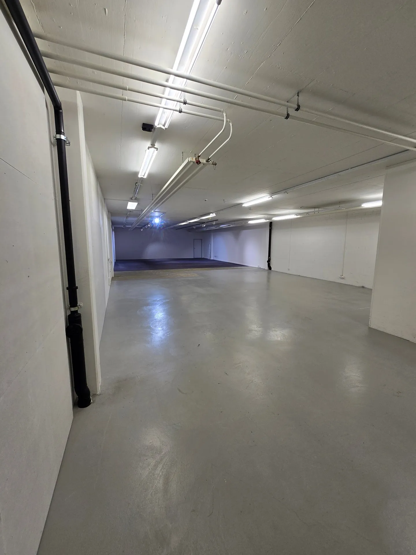 Storage space in a convenient location - Photo 4 of 5