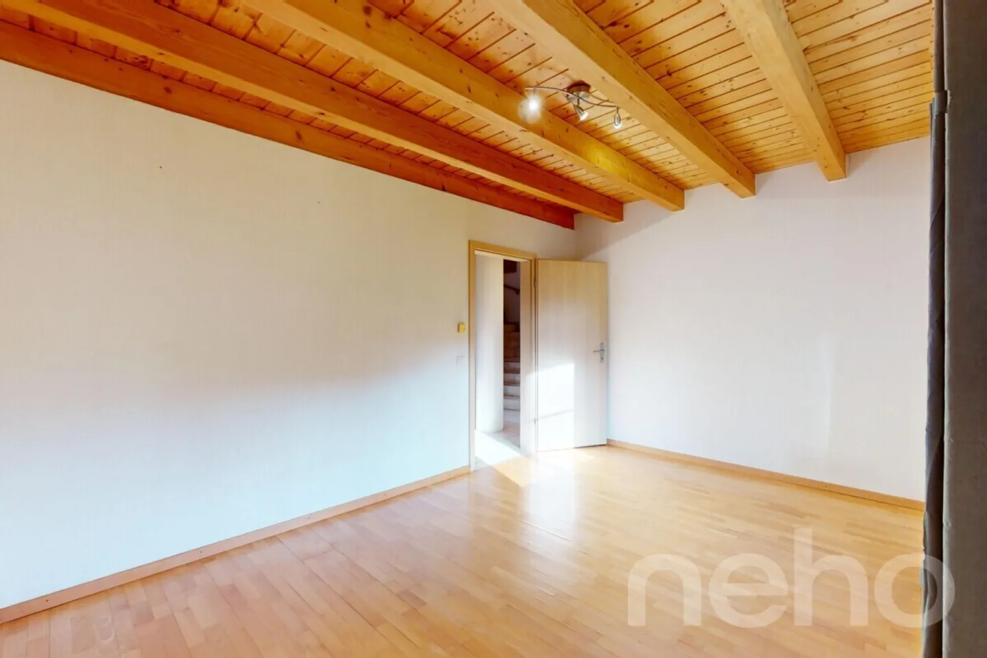 Incantevole casa unifamiliare ben curata, perfetta per le famiglie! - Foto 7 di 12