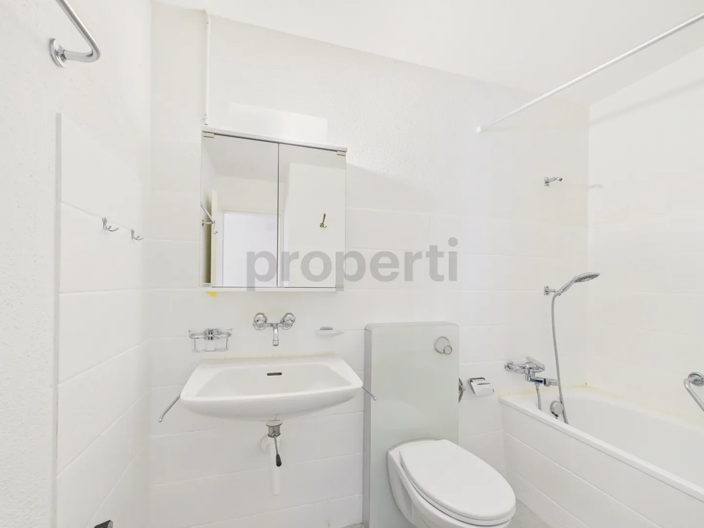 Ampio appartamento con terrazza di 3,5 locali a Bülach - Foto 6 di 12