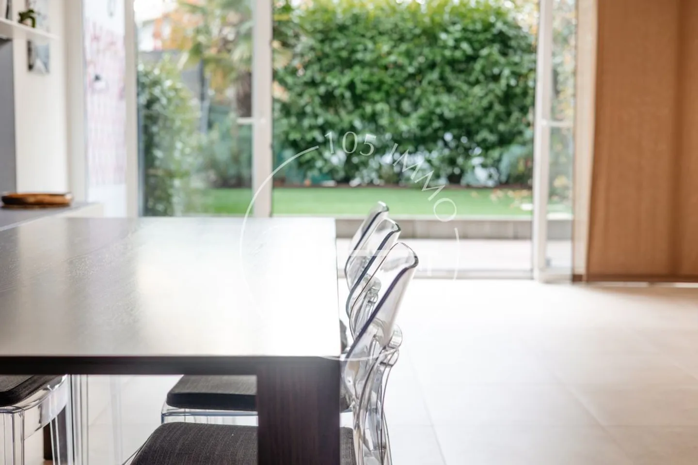 Helles Dreizimmerwohnung mit gemütlichem Außenbereich - Foto 3 von 6