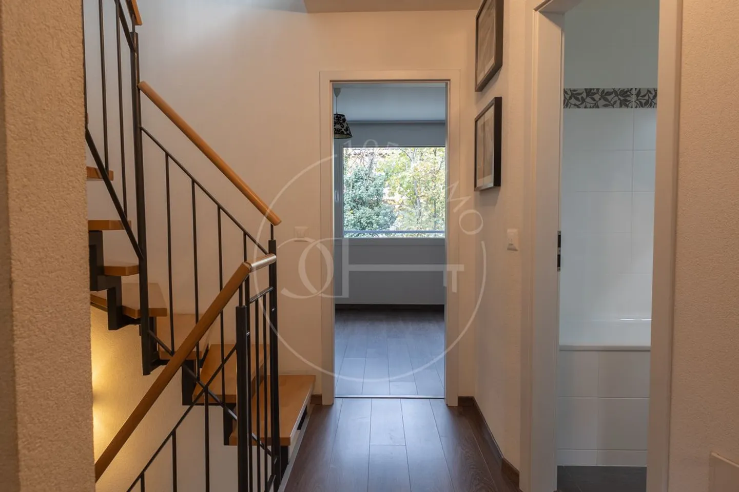 Helles Dreizimmerwohnung mit gemütlichem Außenbereich - Foto 5 von 6