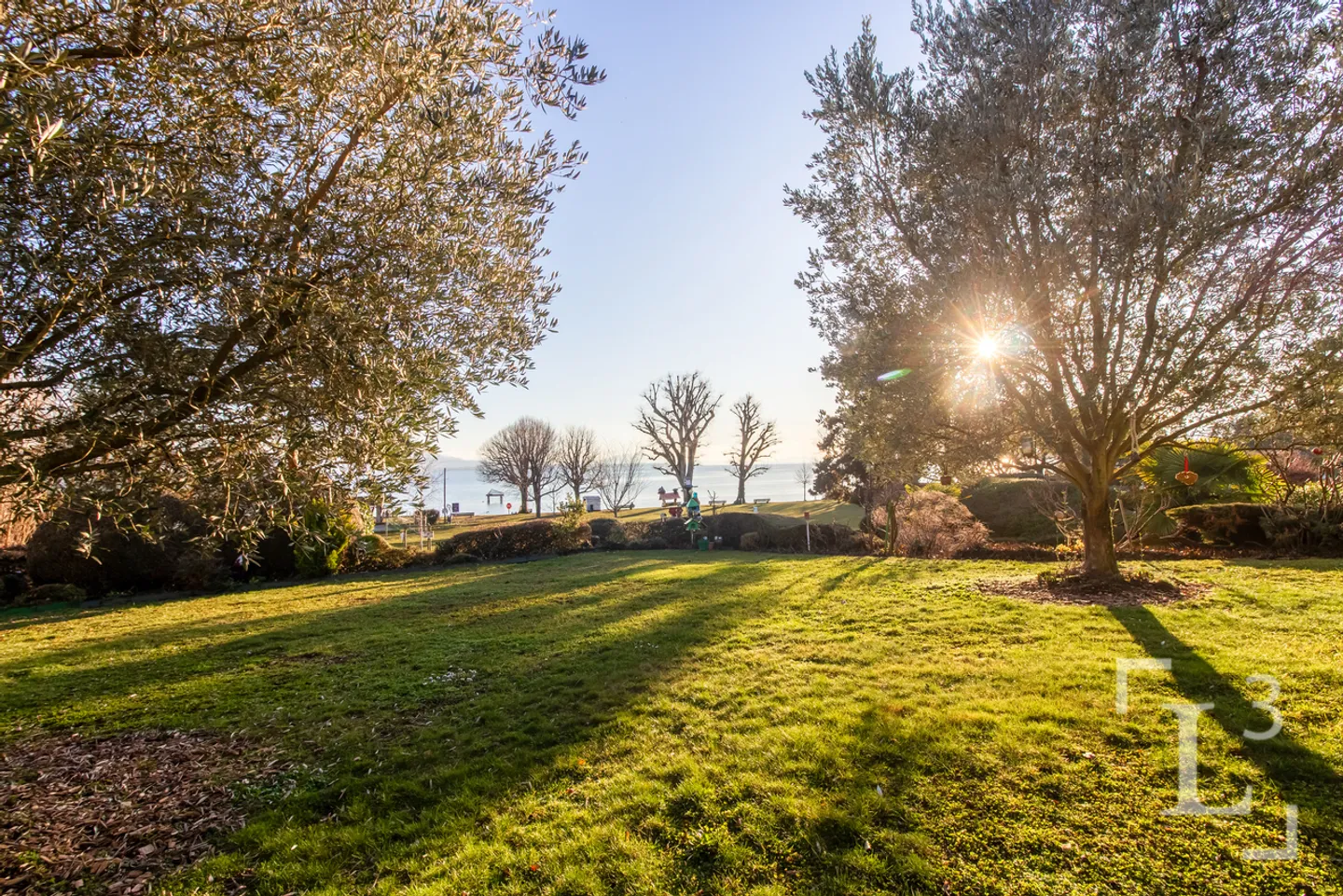 Villa au bord du lac avec vue imprenable - Photo 5 sur 13