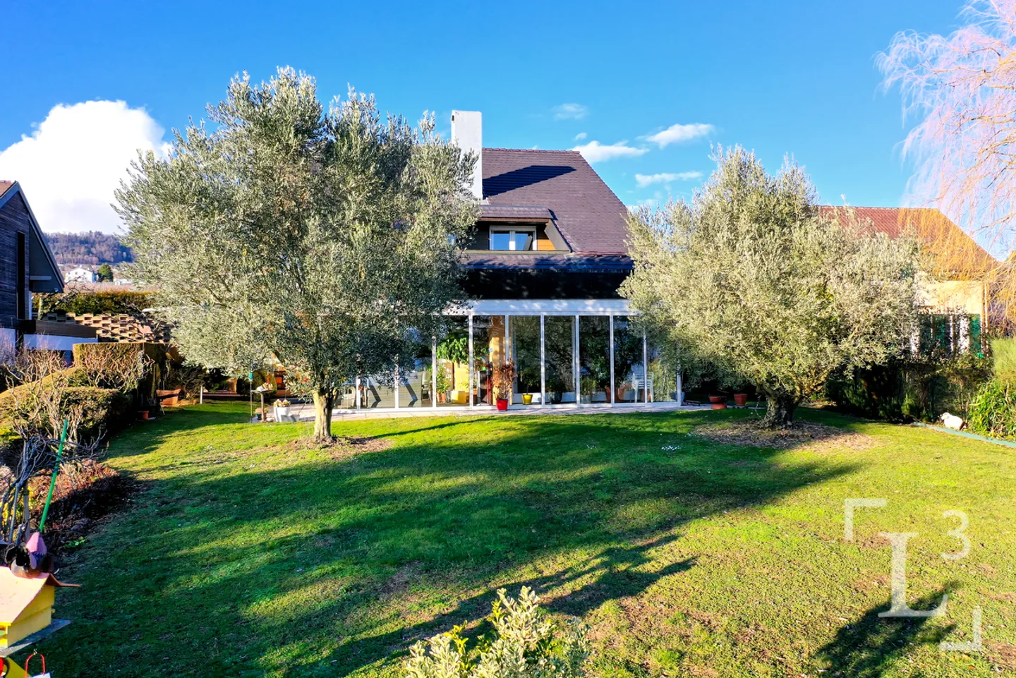 Villa au bord du lac avec vue imprenable - Photo 2 sur 13