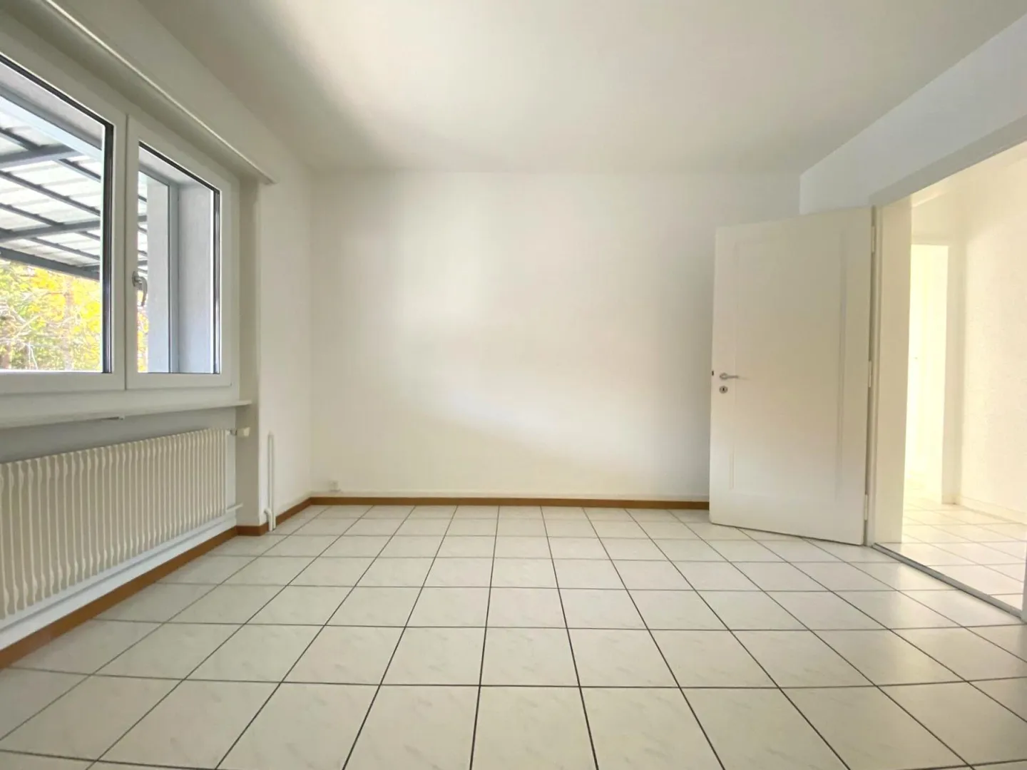 Quartiere tranquillo - Appartamento di 3.0 stanze con balcone - Foto 5 di 5