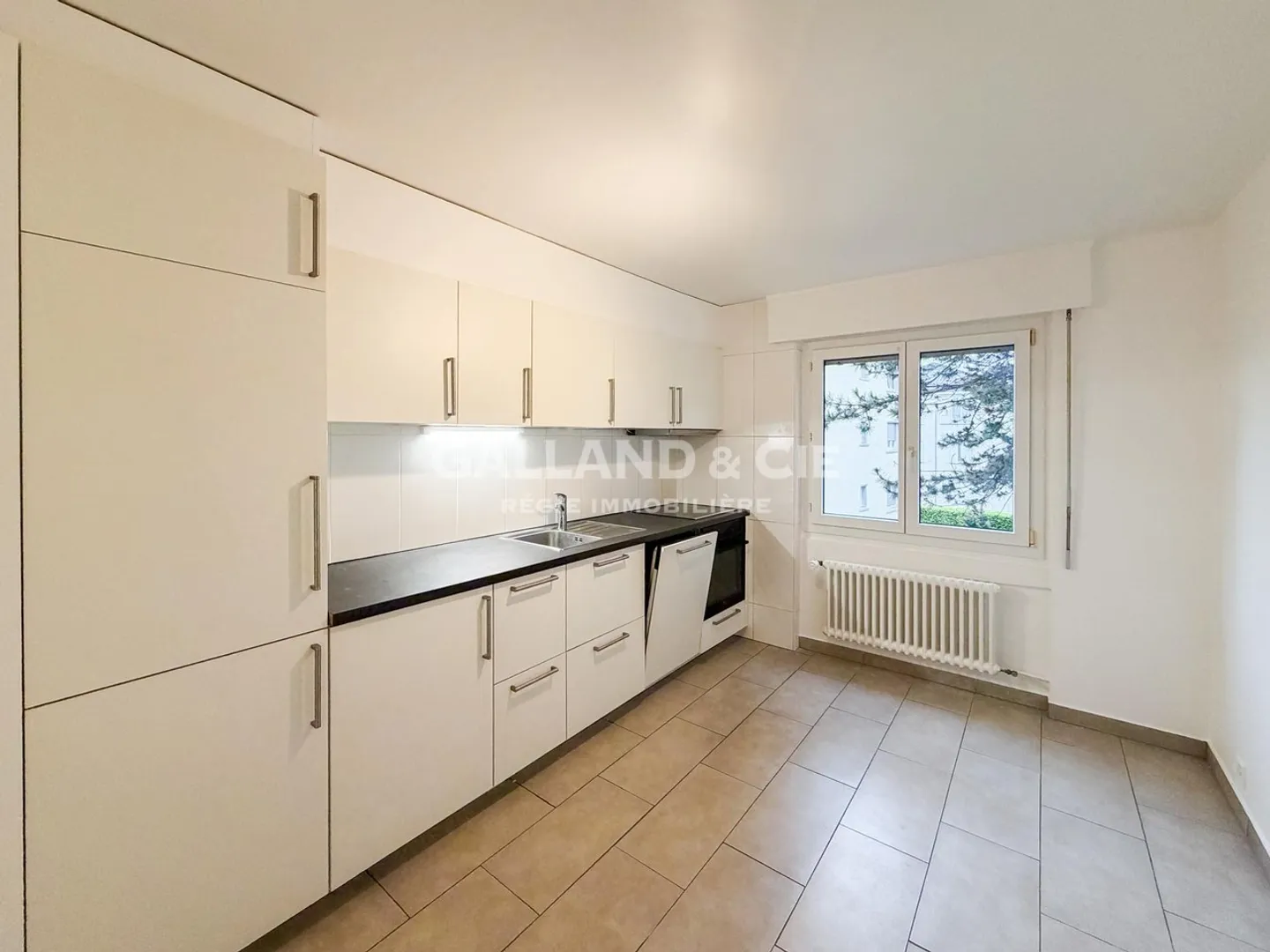 3-room apartment with balcony ideally located in Yverdon - Photo 4 of 6