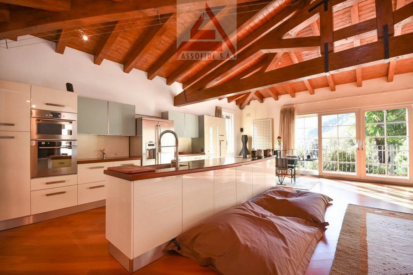 Beautiful semi-detached house - Photo 1 of 9