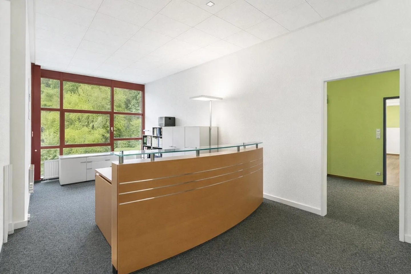 Production and storage space with office - transport connections in all directions - Photo 2 of 13