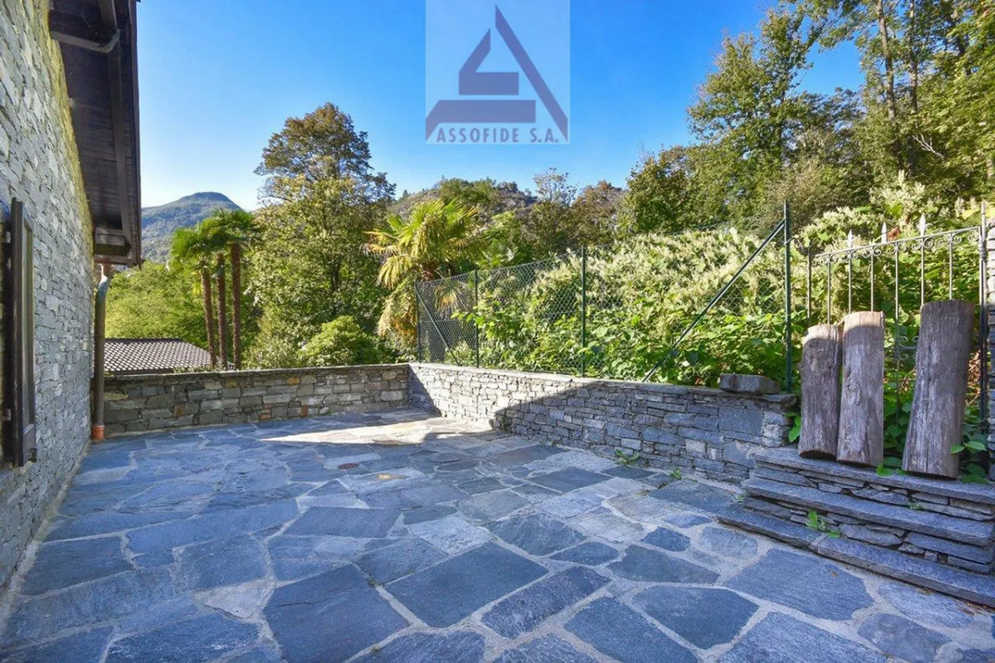 Beautiful semi-detached house - Photo 6 of 9