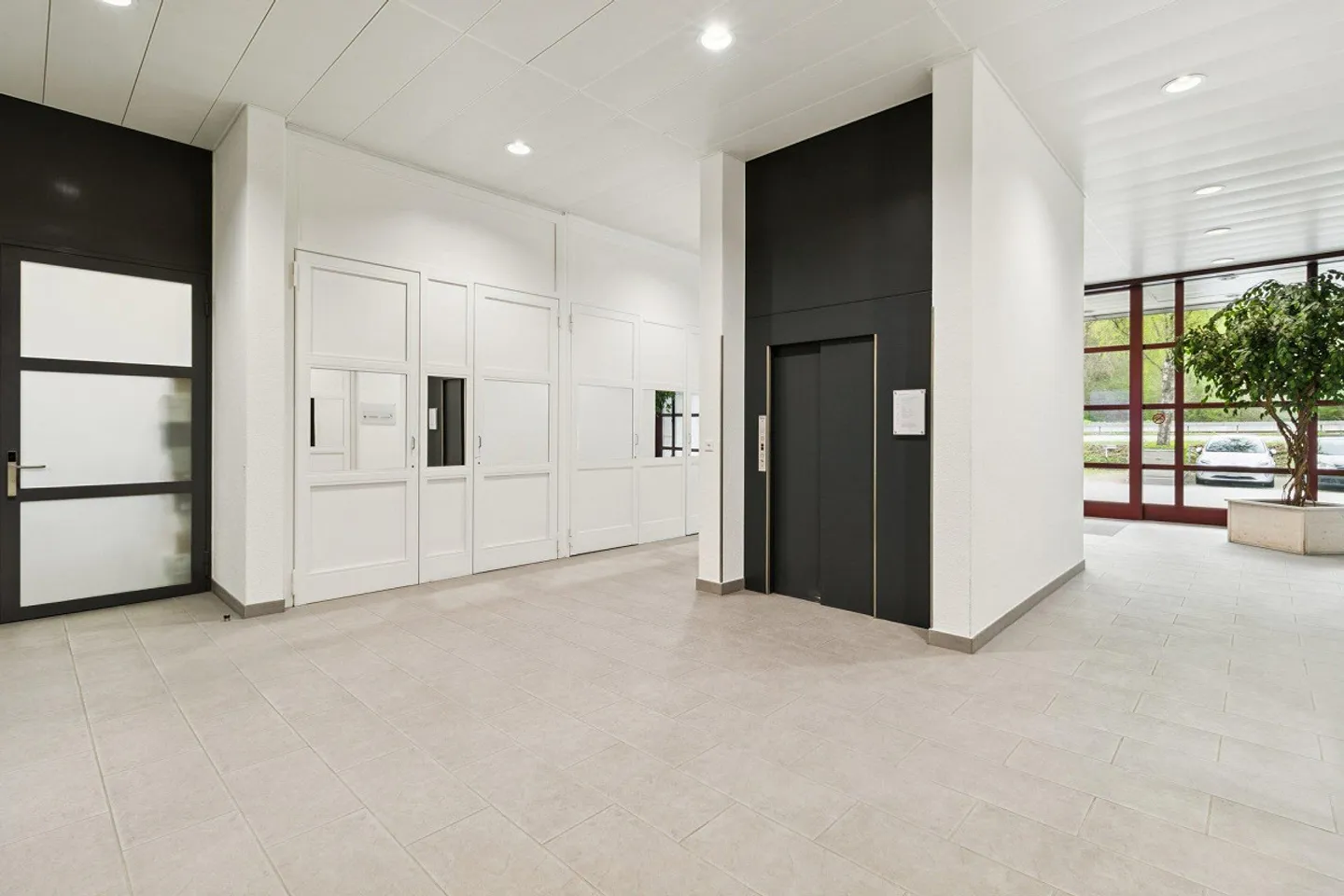 Production and storage space with office - transport connections in all directions - Photo 9 of 13