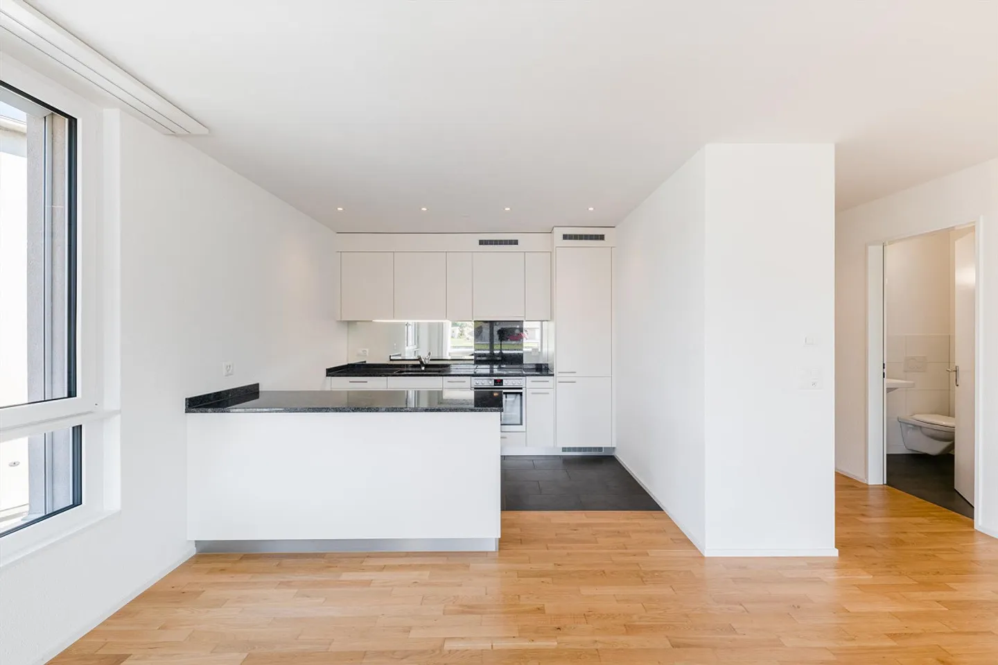 Helle Wohnung in Hochdorf - Foto 2 von 12