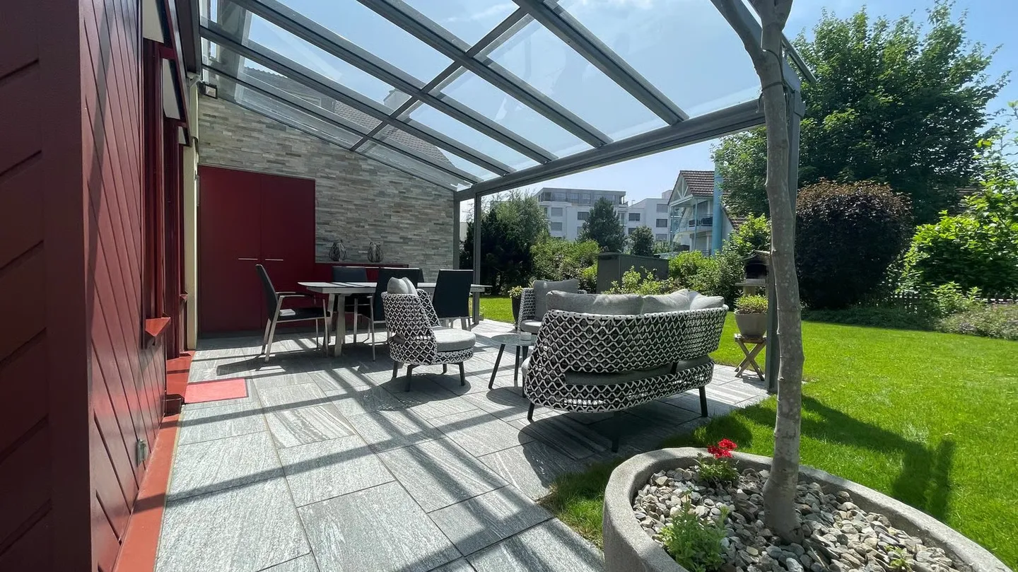 Charming 5.5-room semi-detached house in Kloten - Photo 4 of 20