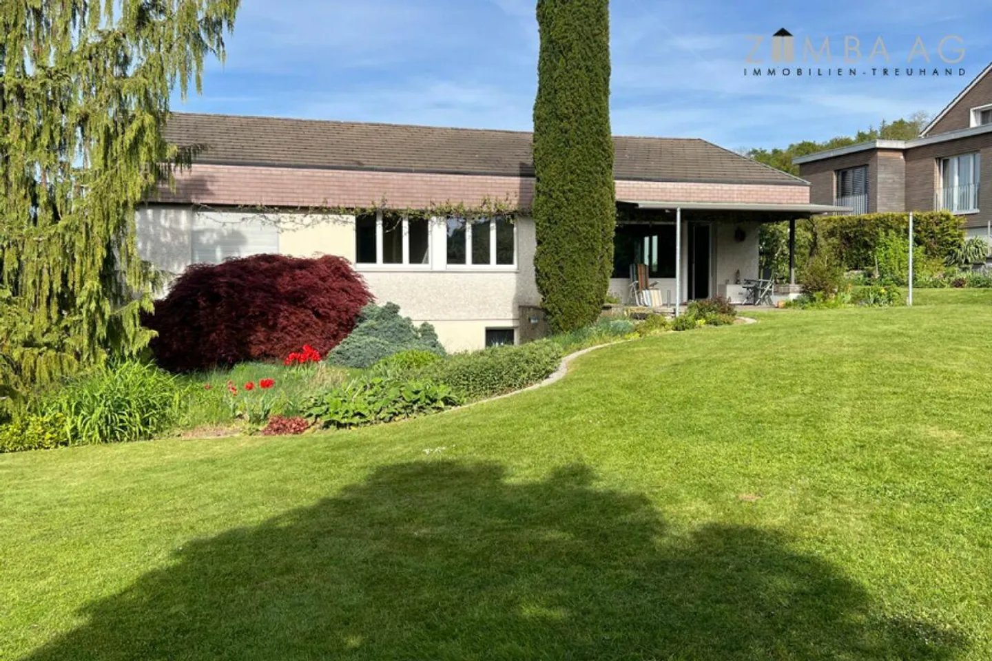 5.5 Casa unifamiliare con giardino generoso + garage - Foto 1 di 15