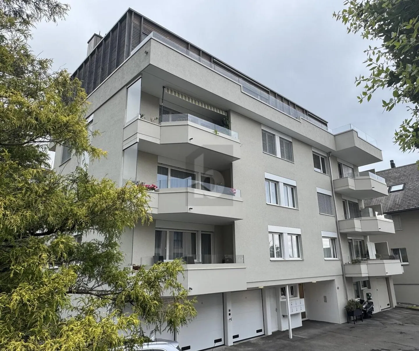 AMPI SPAZI IN UNA POSIZIONE CENTRALE - Foto 5 di 6