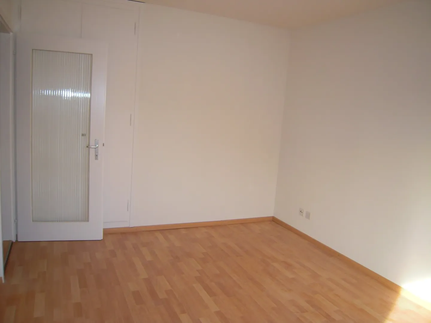 2-room apartment with balcony - Photo 3 of 11