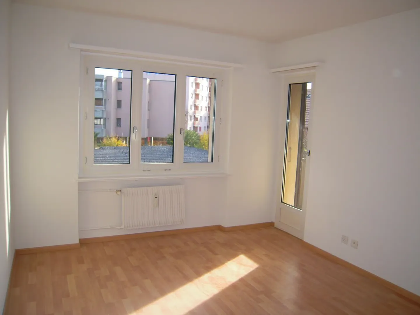 2-room apartment with balcony - Photo 4 of 11