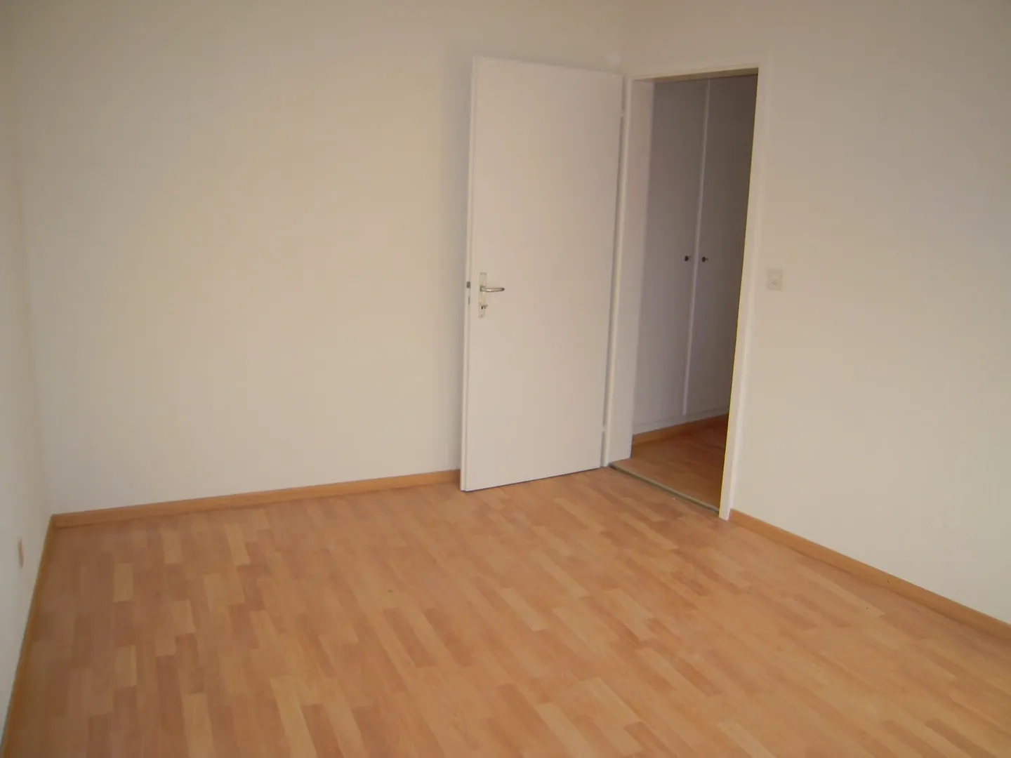 2-room apartment with balcony - Photo 7 of 11