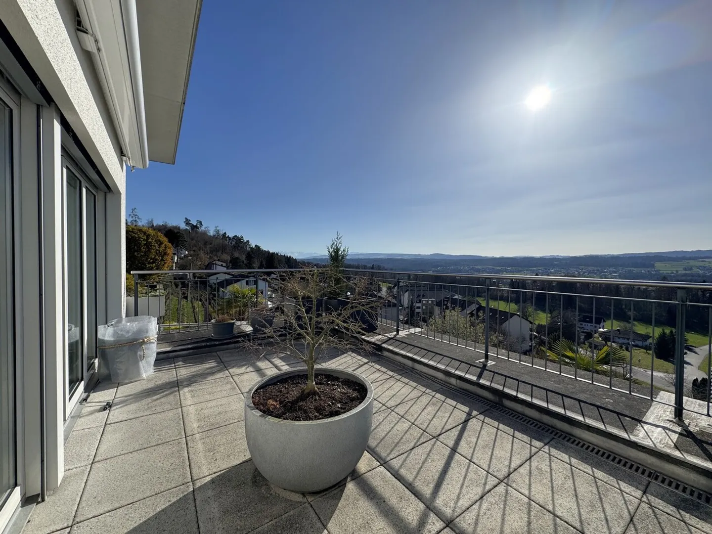 Exclusive terrace apartment with impressive panoramic view - Photo 1 of 14
