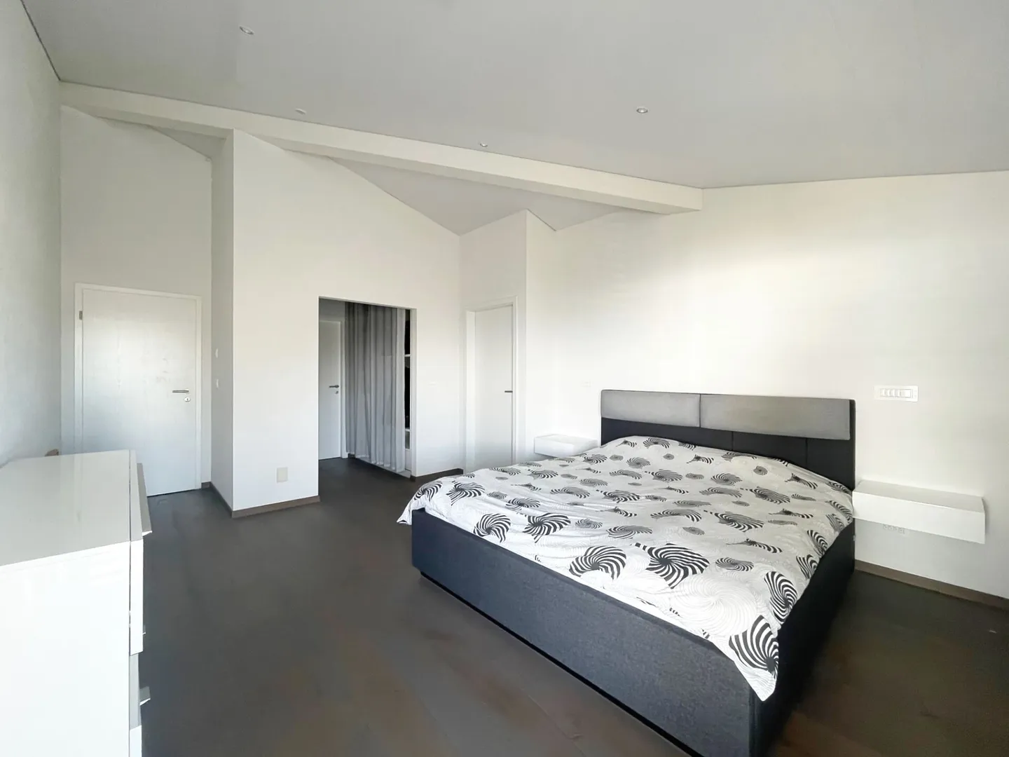 Unique Panoramic Attic - At the Summit of Comfort - Photo 8 of 16