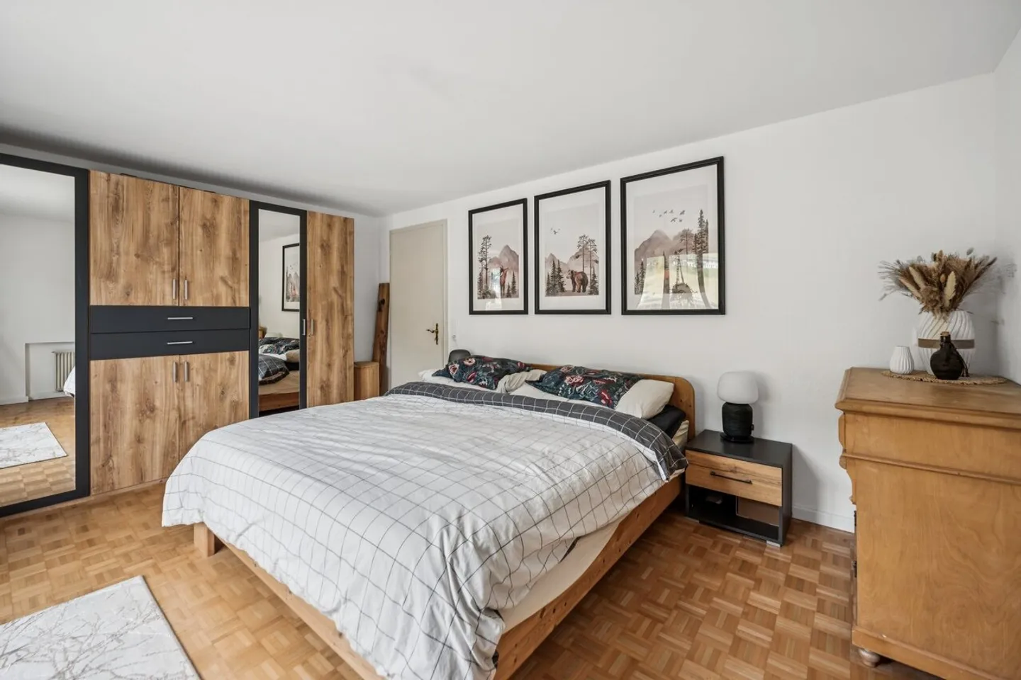 Single-family house with a separate apartment and plenty of privacy - Photo 7 of 13
