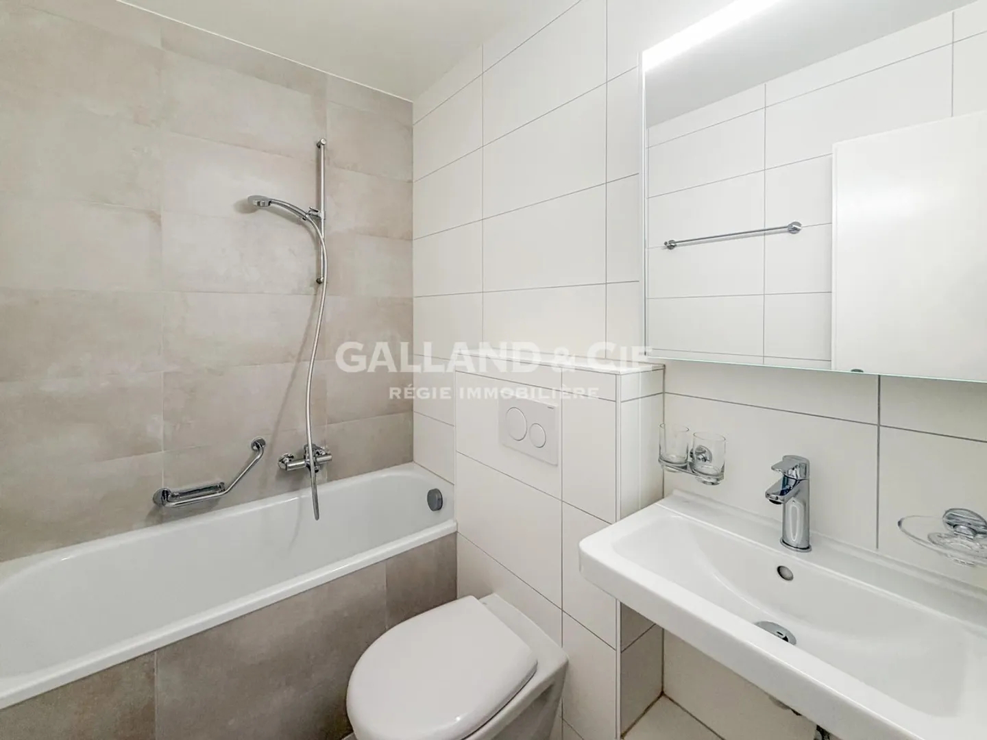 2-room apartment with balcony ideally located in Yverdon - Photo 4 of 5