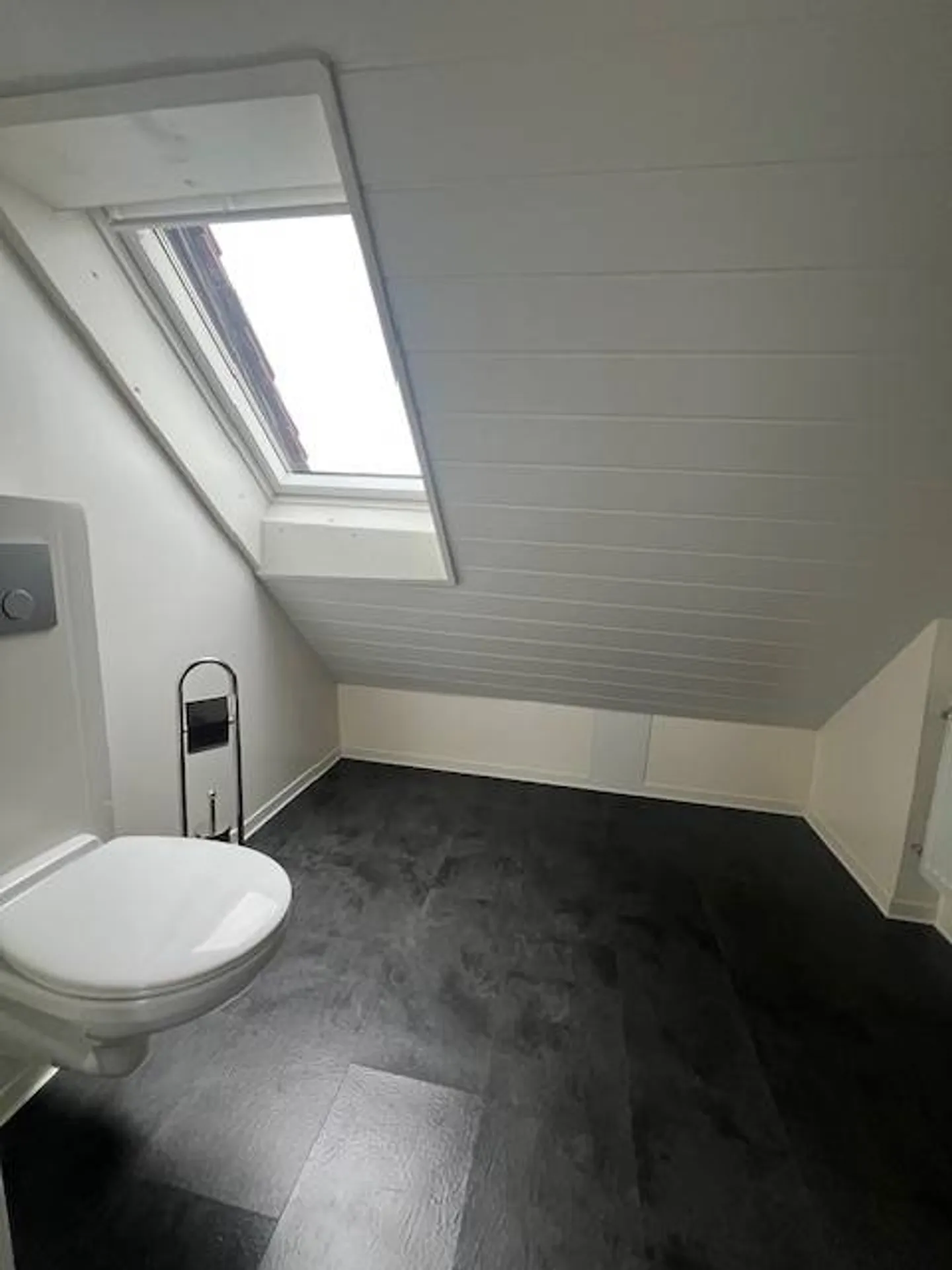 très joli duplex avec salle de bains et cuisine neuve - Photo 4 sur 5