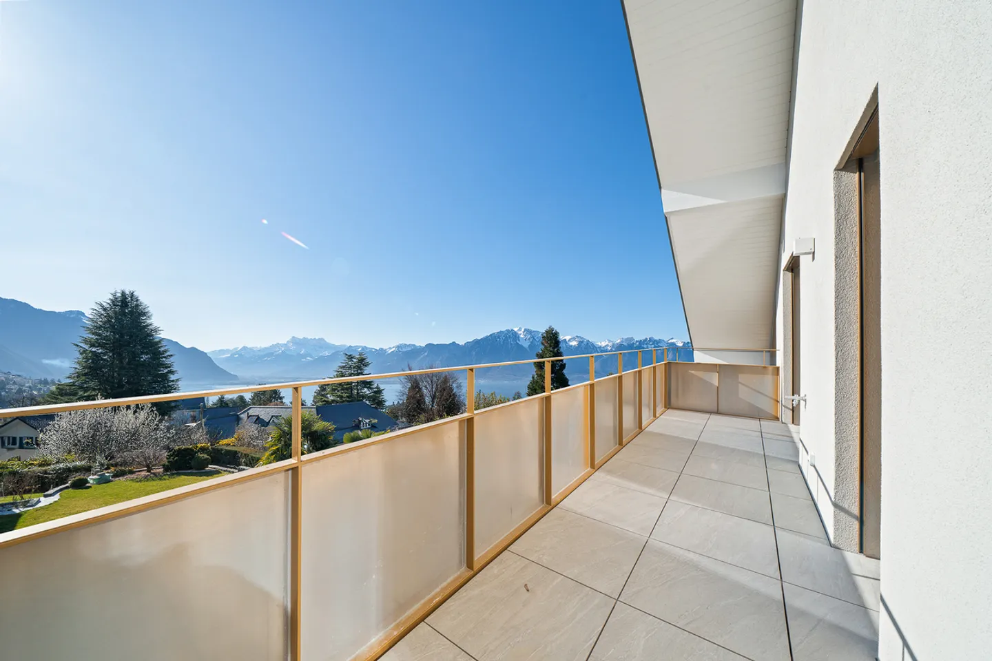 Contemporary residence with spectacular views of Lake Geneva - Photo 4 of 12