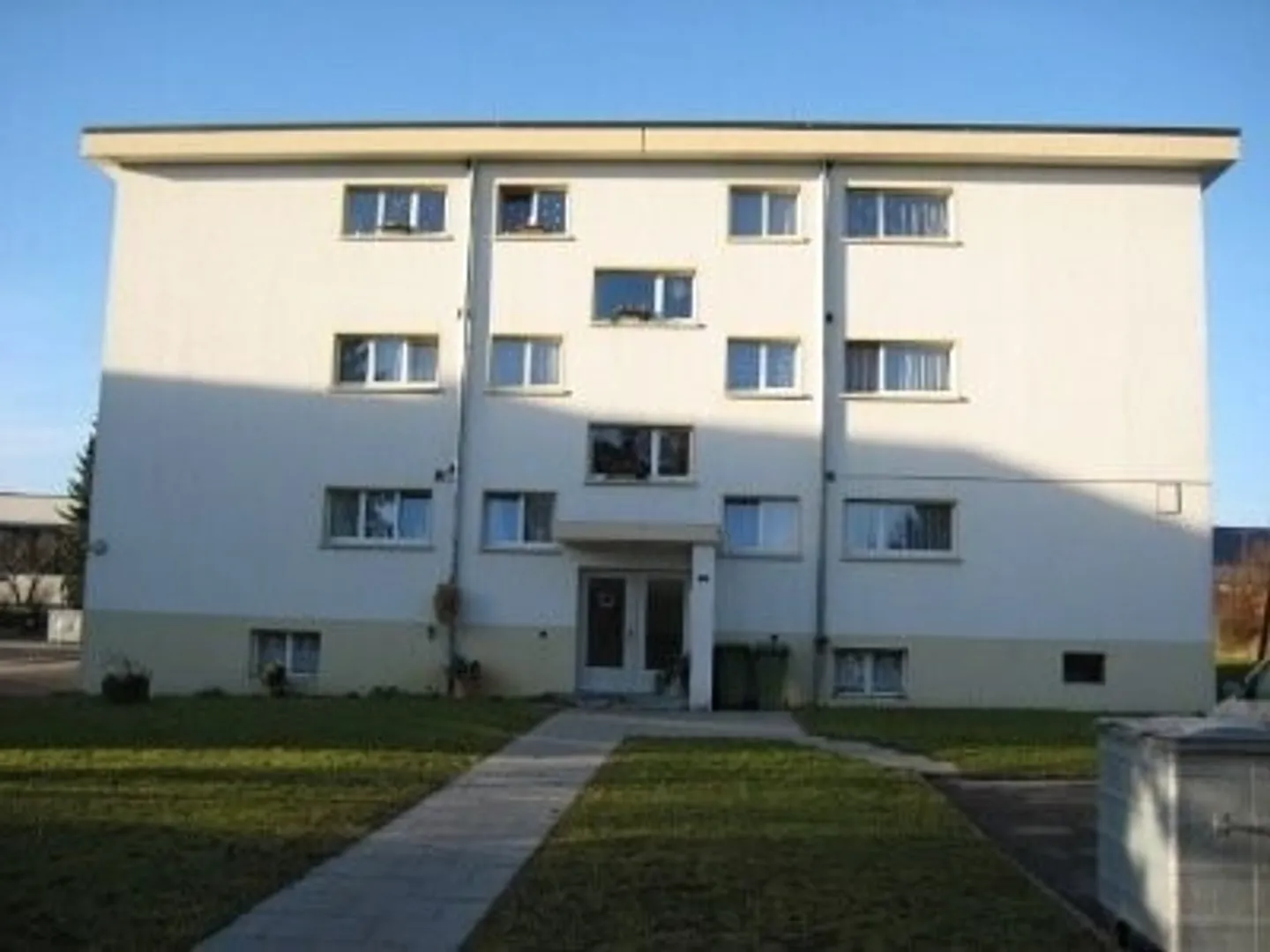 A Happy Apartment Start - Photo 1 of 7