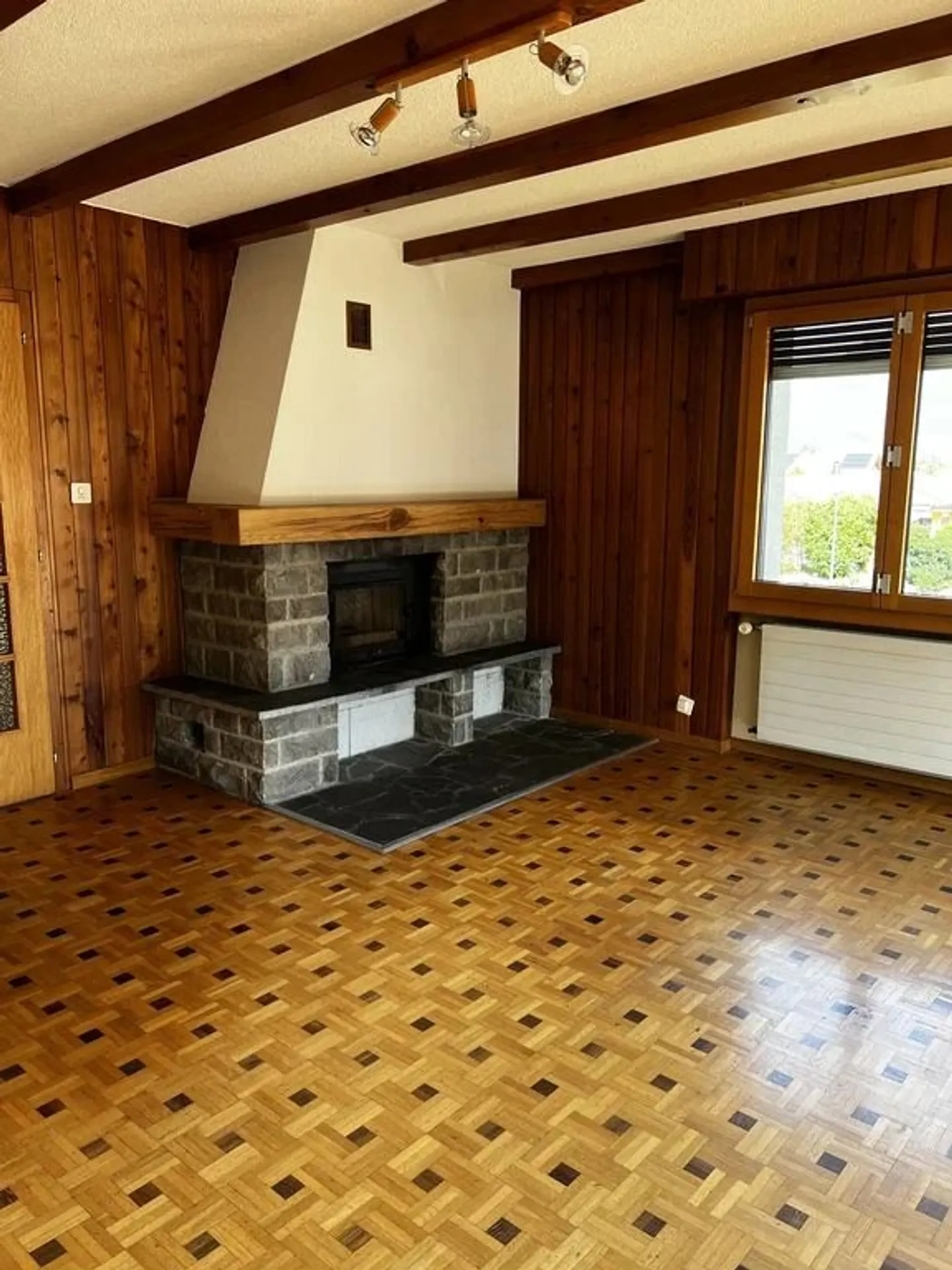 Spacious 5.5 Room Apartment - Photo 1 of 10