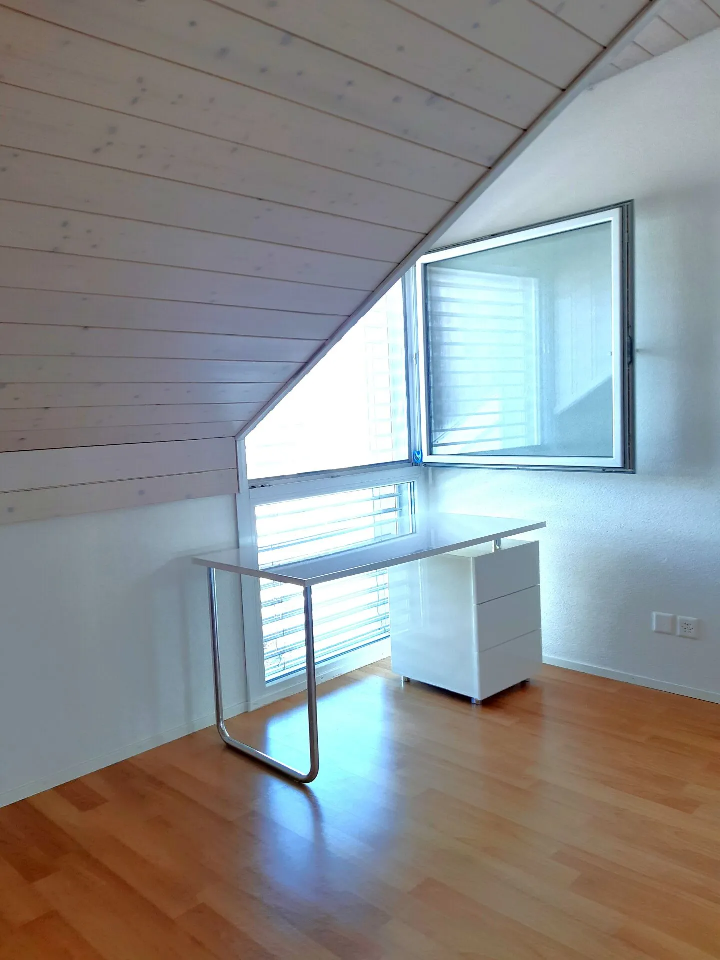 Charming 3.5-room apartment with balcony and panoramic view - Photo 7 of 7
