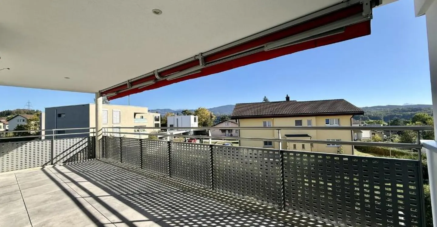 Spacious Apartment with Rooftop Terrace - Photo 1 of 10