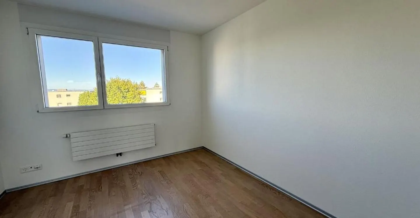 Spacious Apartment with Rooftop Terrace - Photo 6 of 10