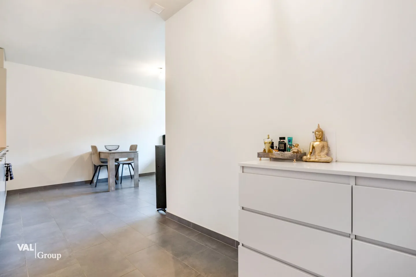 Studio confortable, une opportunité de rendement proche de Sion. - Foto 4 di 8