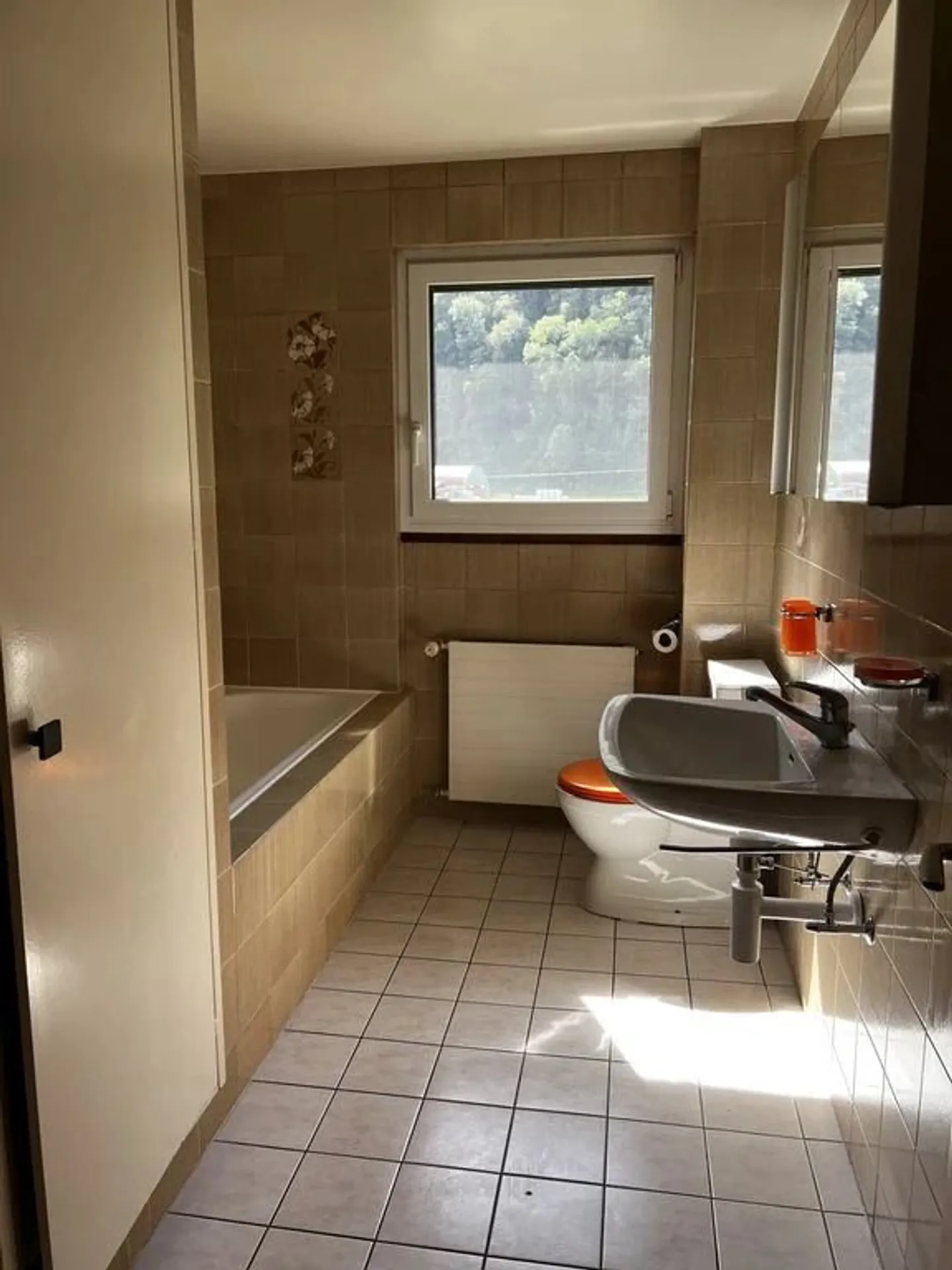 Spacious 5.5 Room Apartment - Photo 8 of 10