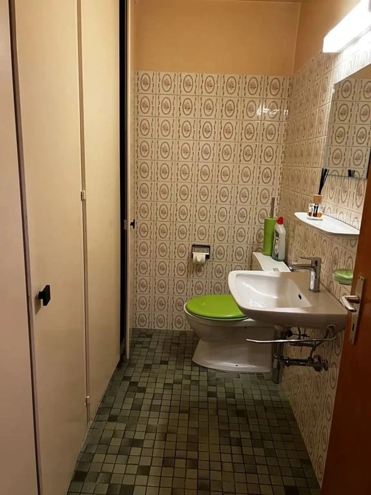 Spacious 5.5 Room Apartment - Photo 9 of 10