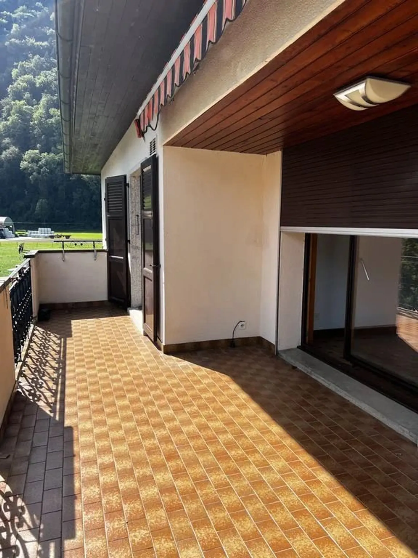 Spacious 5.5 Room Apartment - Photo 10 of 10