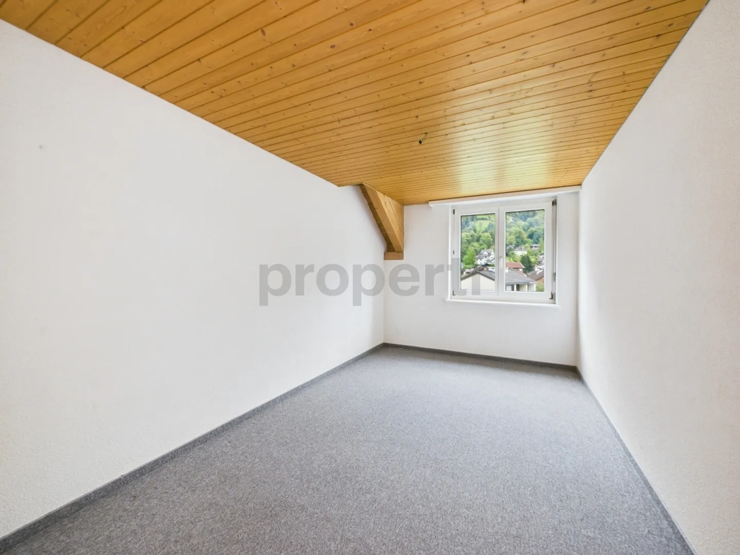 «Charmante 5.5-Zimmer Maisonette-Wohnung in Mollis» - Foto 6 von 12