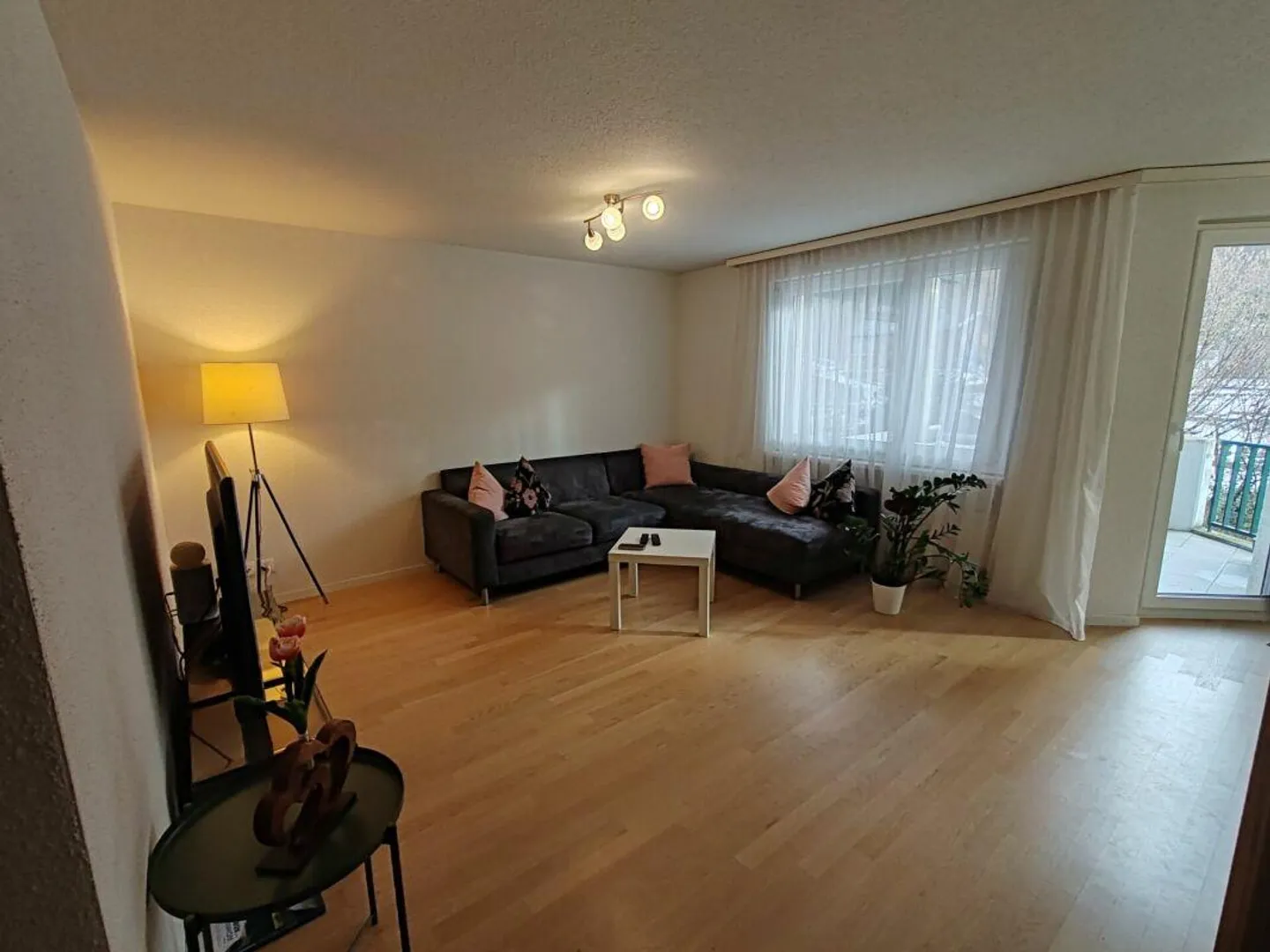 Appartement lumineux de 4,5 pièces - Photo 3 sur 8