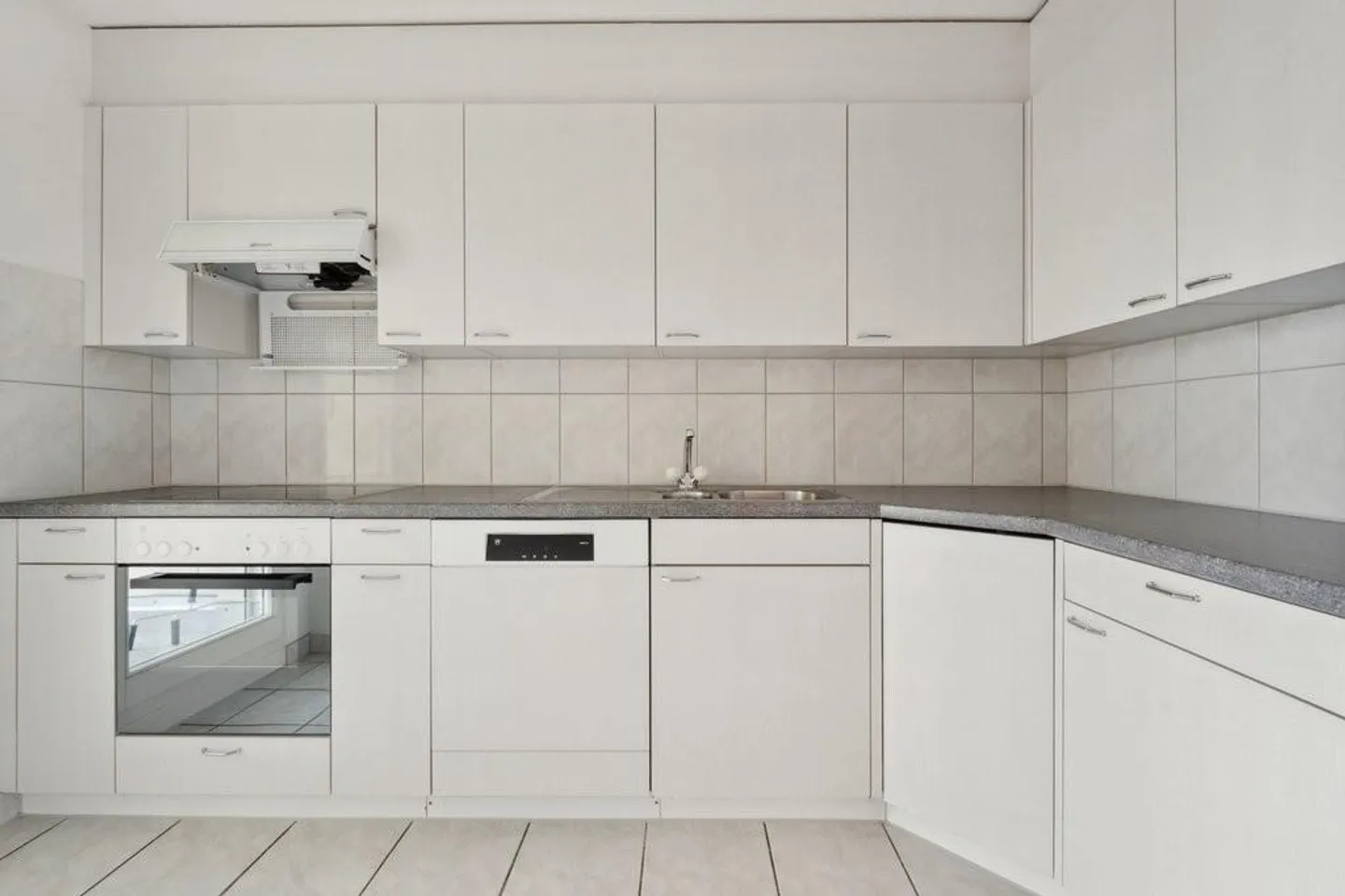 Grosszügige Attikawohnung über den Wolken von Spreitenbach - Photo 2 sur 7