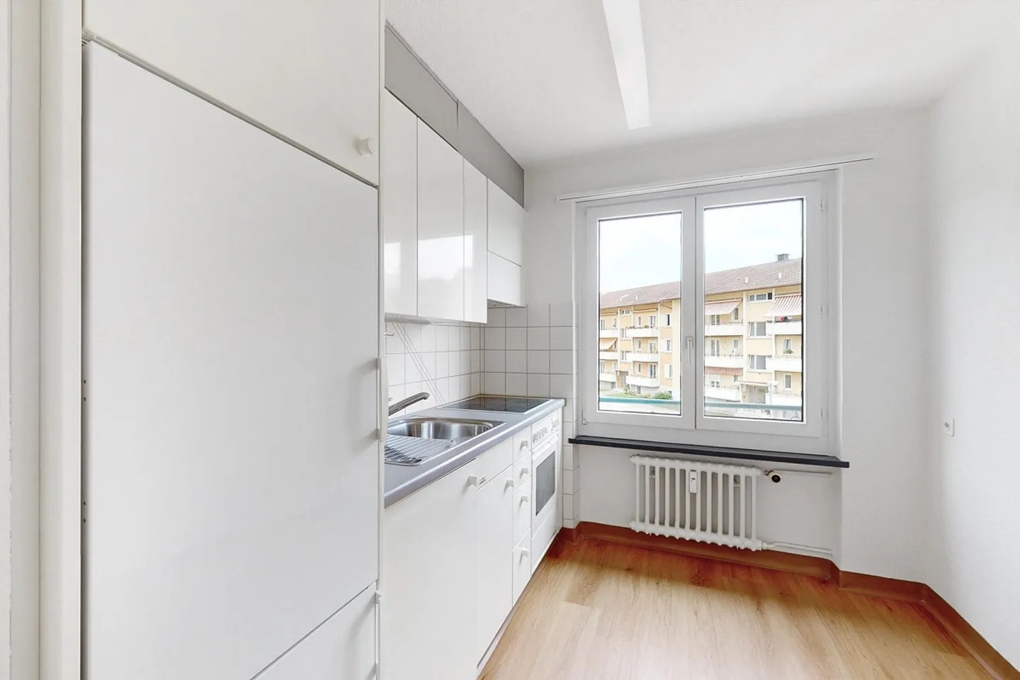 Sonnige Wohnung mit Balkon - Foto 2 von 8