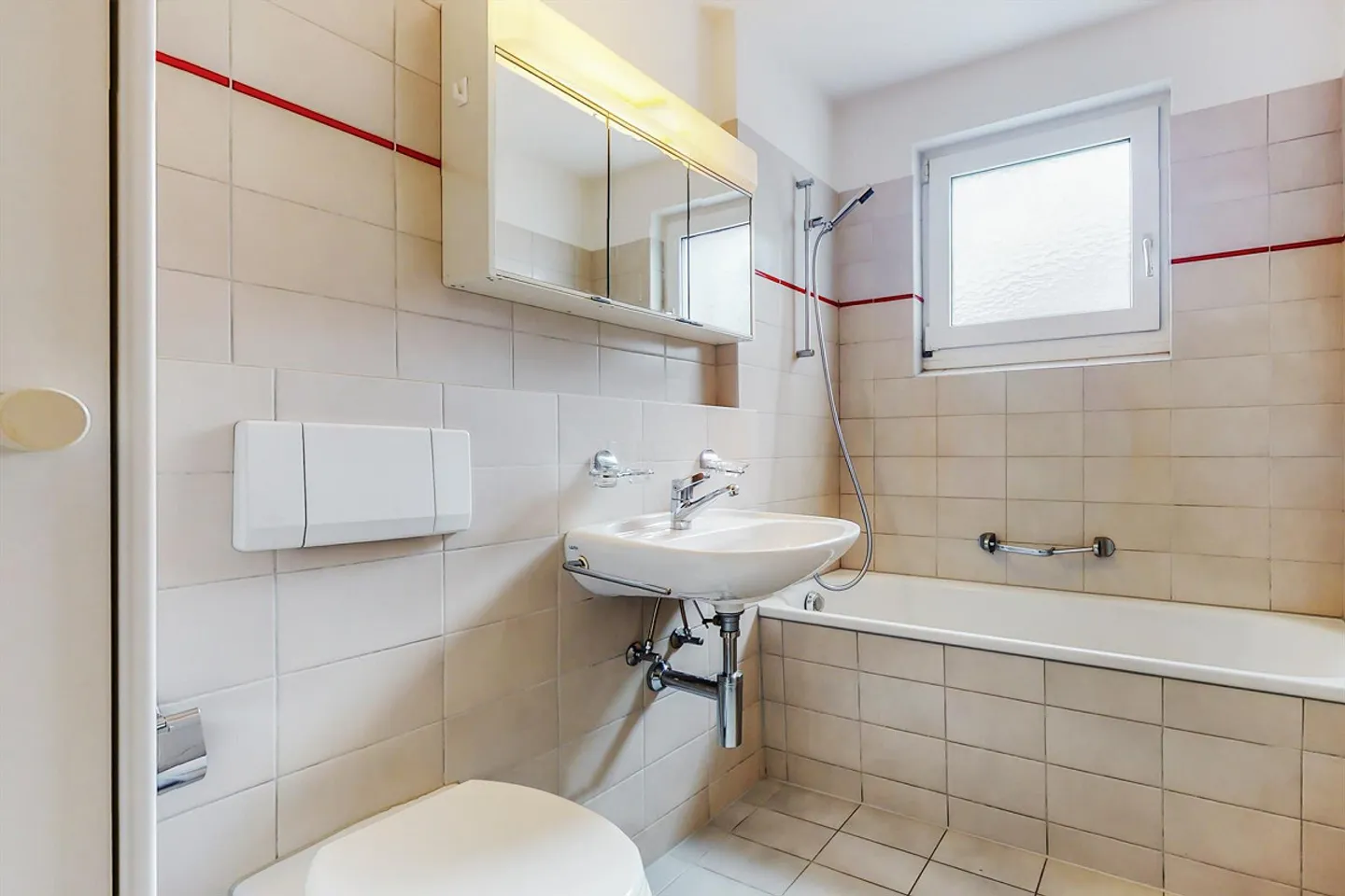 Sonnige Wohnung mit Balkon - Foto 4 von 8