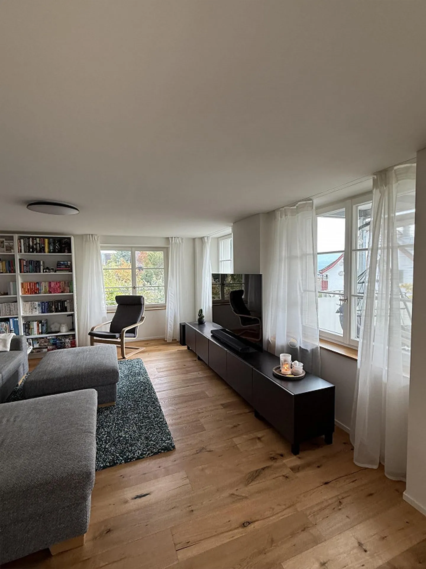Bellissimo appartamento di 3,5 stanze con vista lago a Männedorf - Foto 2 di 9