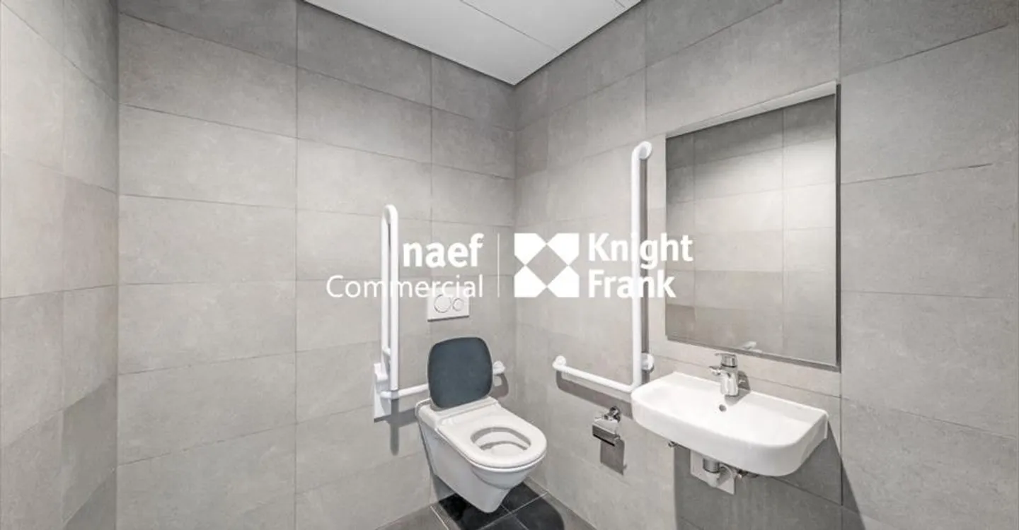 Office space for rent - Photo 1 of 11