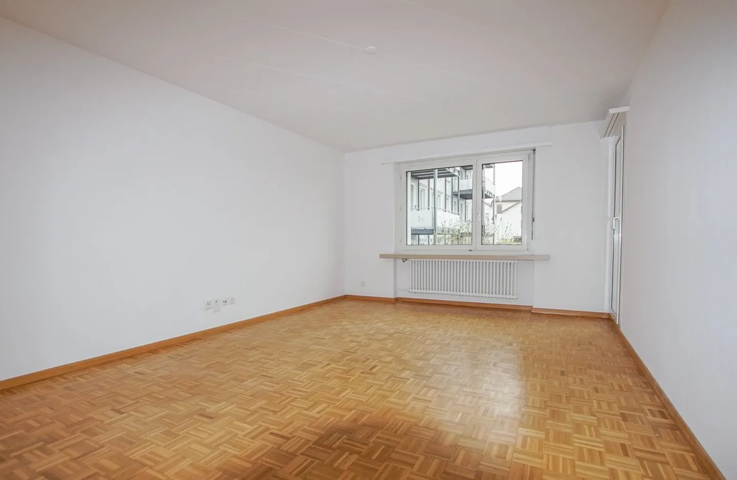 Bellissimo appartamento di 3 stanze in una posizione tranquilla - Foto 3 di 7